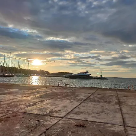 Alba Sanja I Teran Apartman Funtana