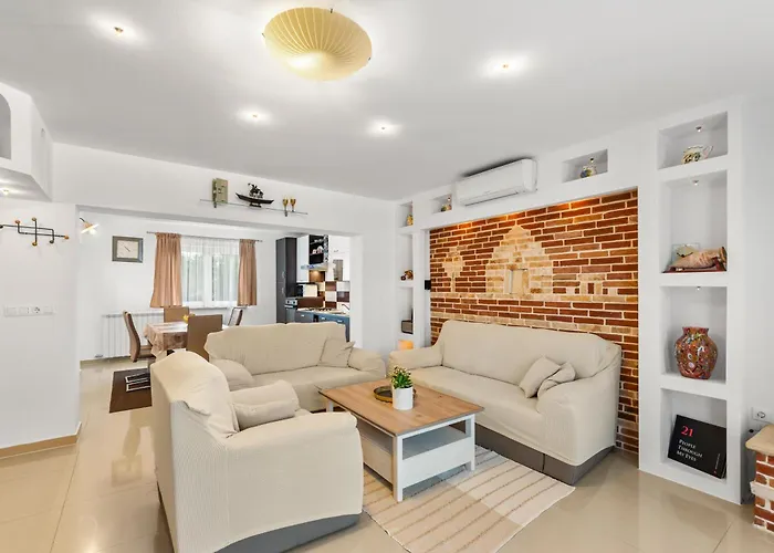 Alba Sanja I Teran Daire Funtana