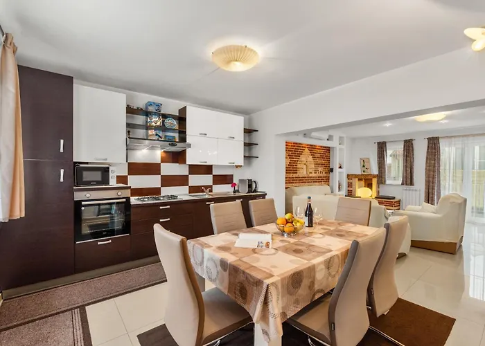 Alba Sanja I Teran *