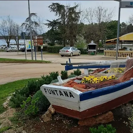 Alba Sanja I Teran فونتانا
